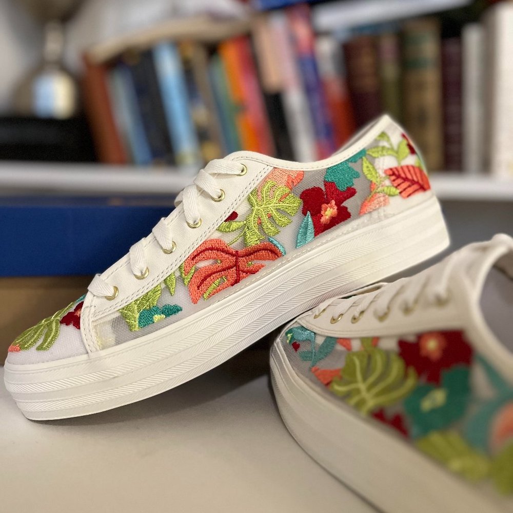 NEW! Keds Triple Kick Tropical Embroidery Sneaker. Size 10.